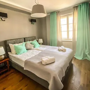 2* Apartment Nowy Swiat 29